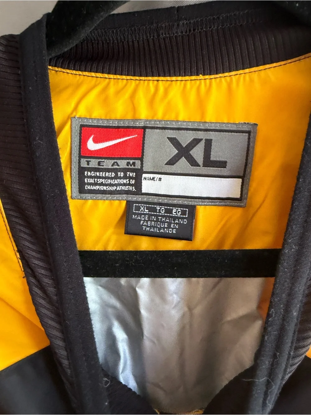 Vintage Nike Men’s Black and Yellow Pullover Wind Jacket Steelers Patch Size XL
